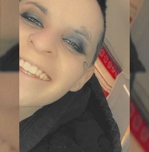 Meet your Posher, Adrianna